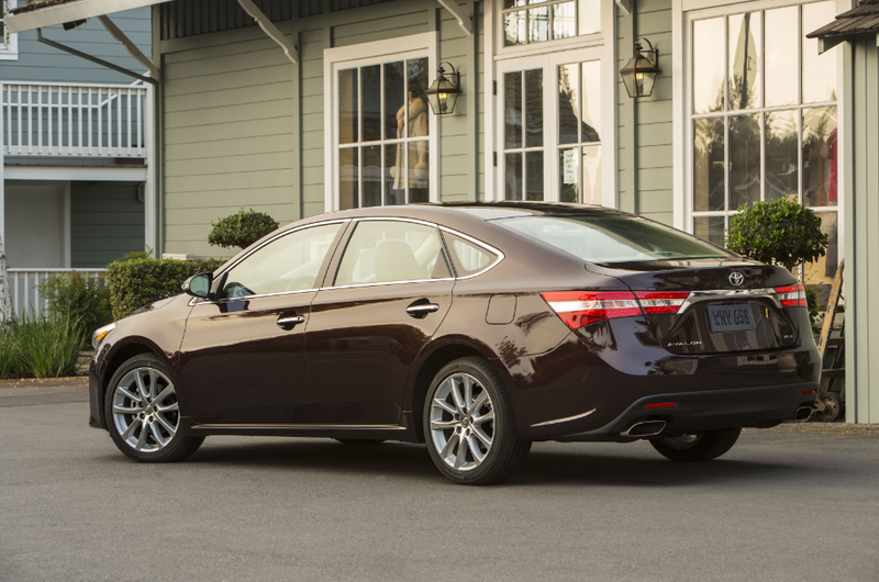 Illustration for article titled Toyota Avalon: Jalopnik's Buyer's Guide
